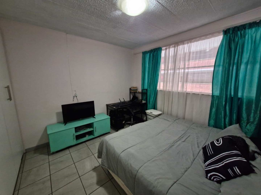 2 Bedroom Property for Sale in La Montagne Gauteng