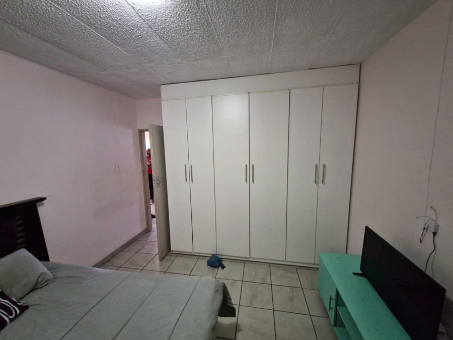 2 Bedroom Property for Sale in La Montagne Gauteng