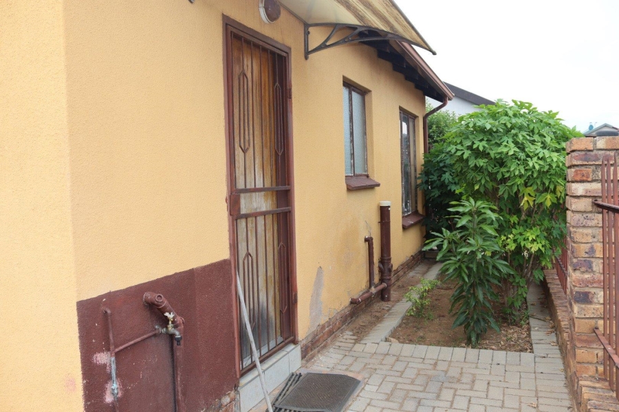 2 Bedroom Property for Sale in Soshanguve VV Gauteng