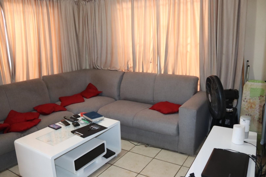 2 Bedroom Property for Sale in Soshanguve VV Gauteng