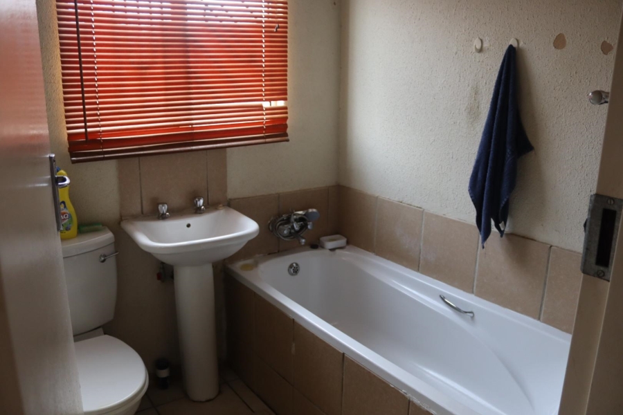 2 Bedroom Property for Sale in Soshanguve VV Gauteng