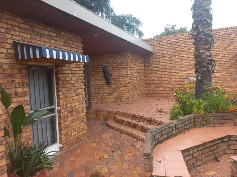 5 Bedroom Property for Sale in Monument Park Ext 2 Gauteng