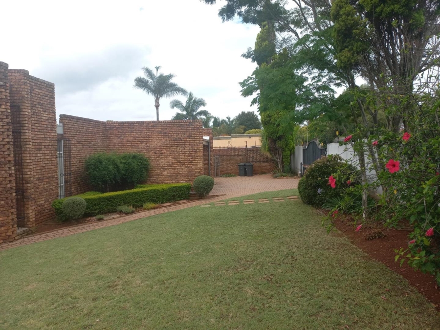 5 Bedroom Property for Sale in Monument Park Ext 2 Gauteng