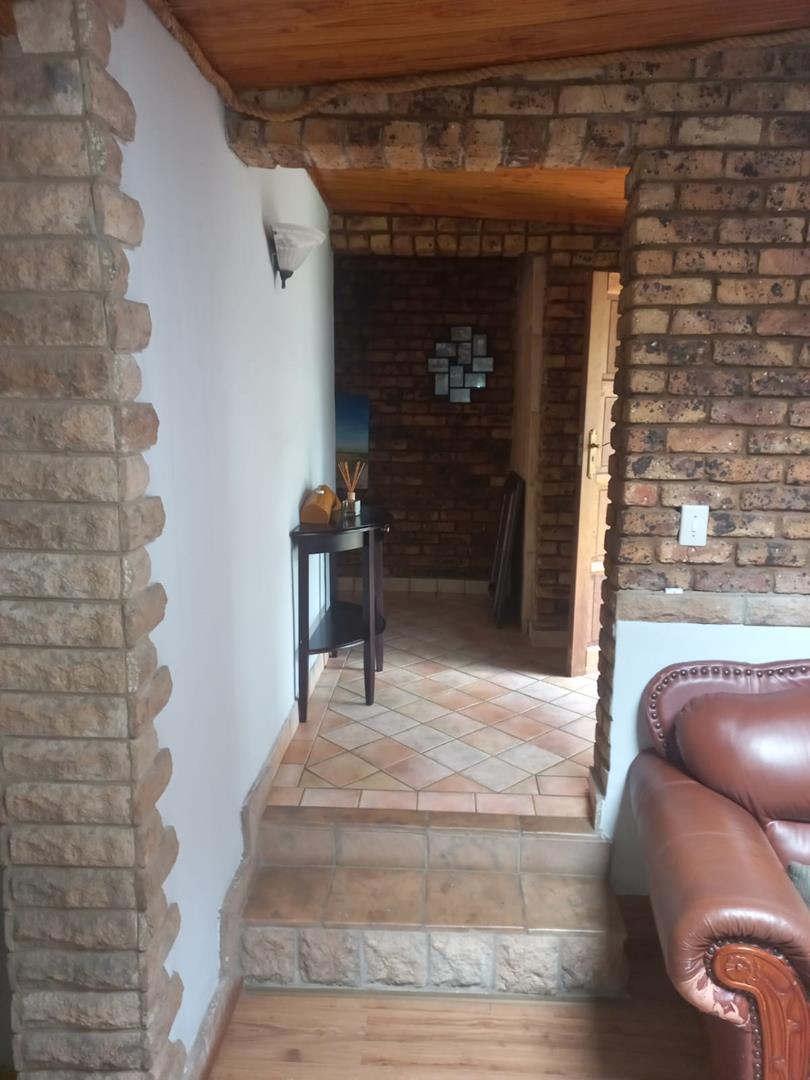 5 Bedroom Property for Sale in Monument Park Ext 2 Gauteng