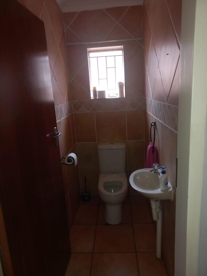 5 Bedroom Property for Sale in Monument Park Ext 2 Gauteng