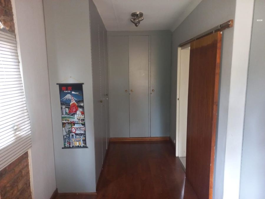 5 Bedroom Property for Sale in Monument Park Ext 2 Gauteng