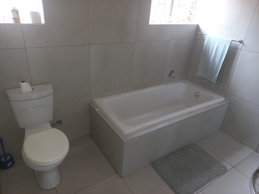 5 Bedroom Property for Sale in Monument Park Ext 2 Gauteng