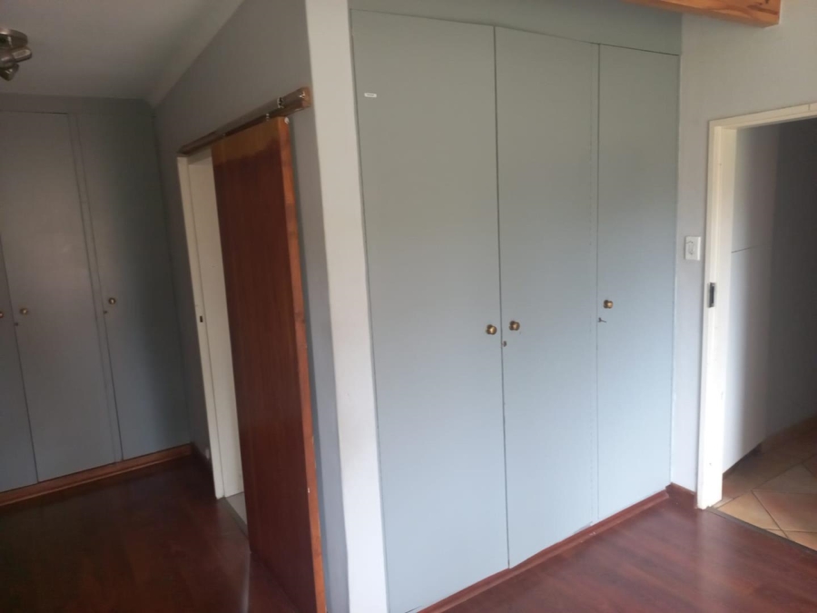 5 Bedroom Property for Sale in Monument Park Ext 2 Gauteng