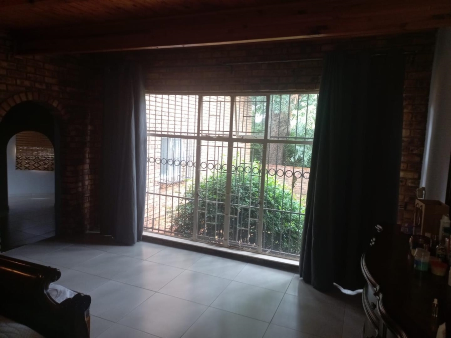 5 Bedroom Property for Sale in Monument Park Ext 2 Gauteng