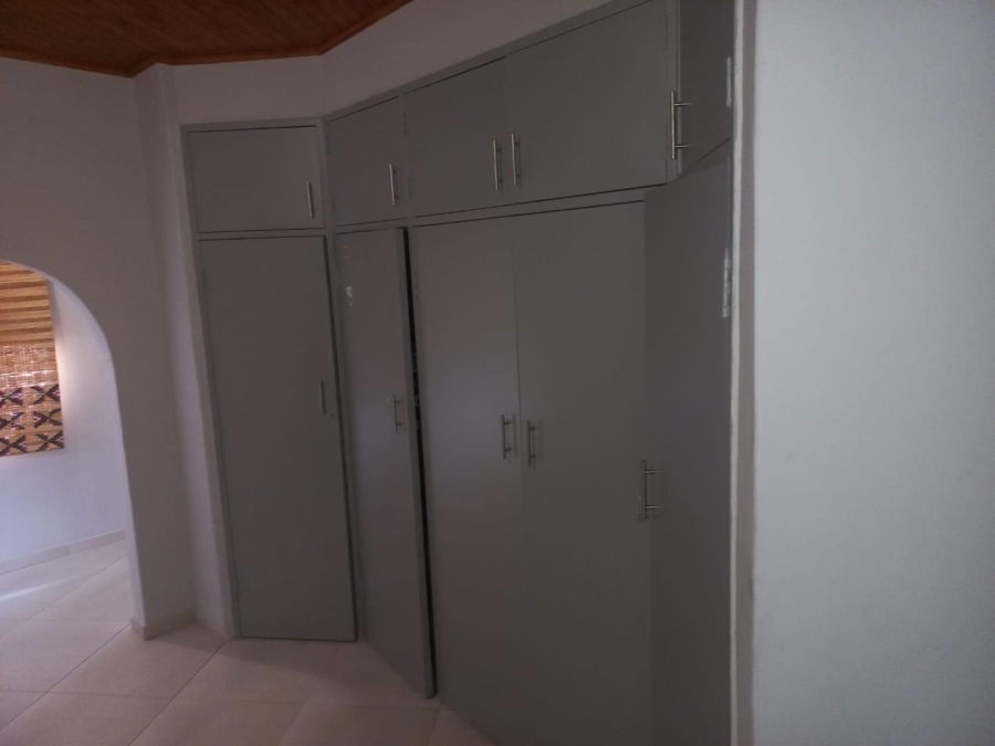 5 Bedroom Property for Sale in Monument Park Ext 2 Gauteng