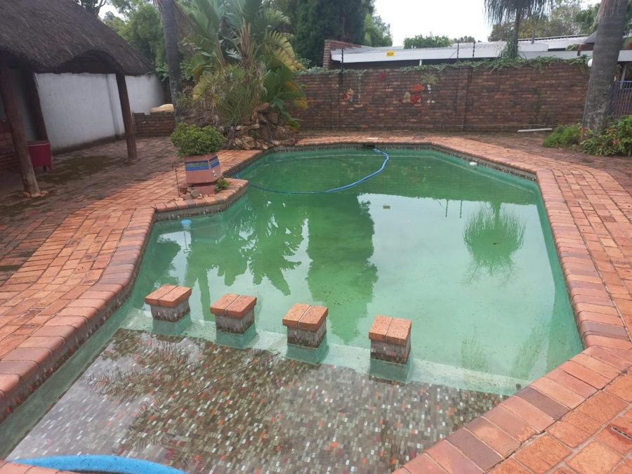 5 Bedroom Property for Sale in Monument Park Ext 2 Gauteng