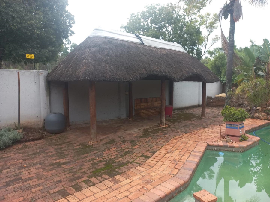5 Bedroom Property for Sale in Monument Park Ext 2 Gauteng