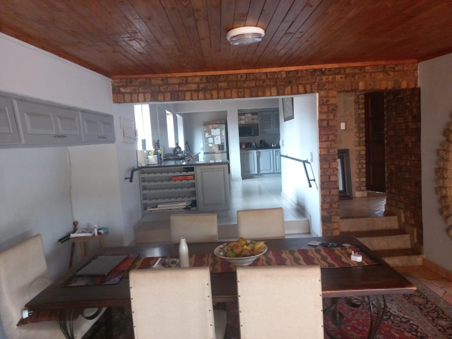 5 Bedroom Property for Sale in Monument Park Ext 2 Gauteng