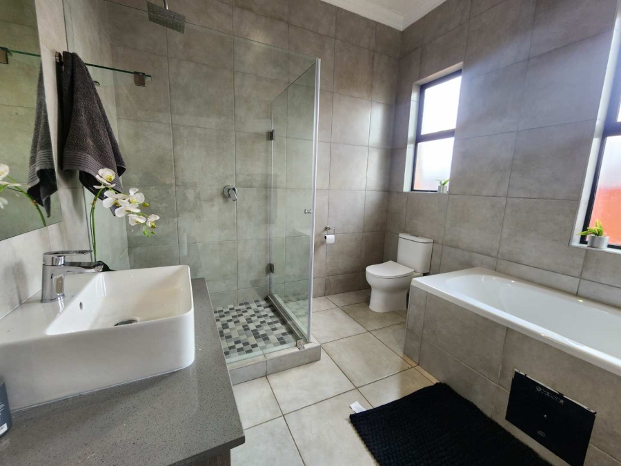 3 Bedroom Property for Sale in Six Fountains Residential Estate Gauteng