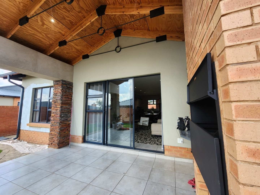 3 Bedroom Property for Sale in Six Fountains Residential Estate Gauteng