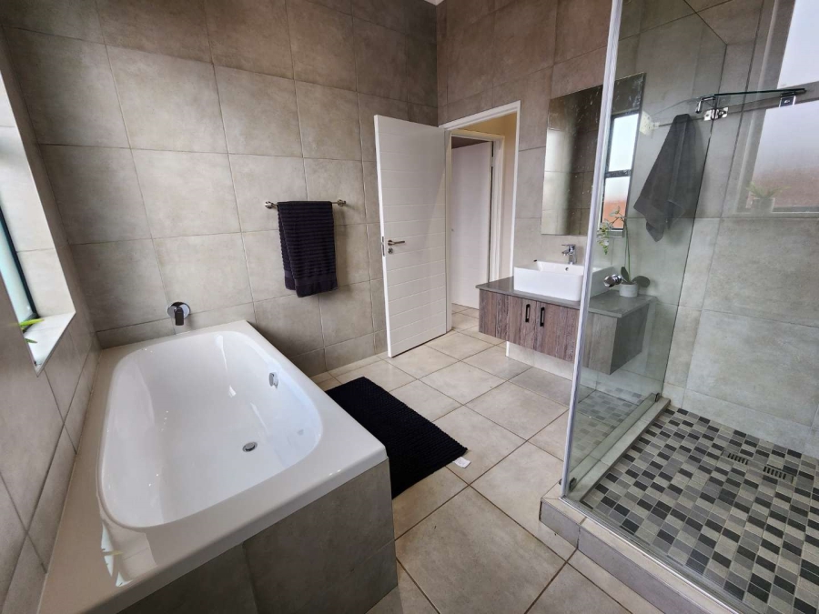 3 Bedroom Property for Sale in Six Fountains Residential Estate Gauteng