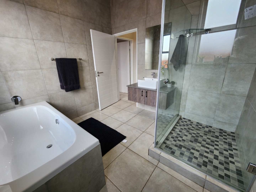 3 Bedroom Property for Sale in Six Fountains Residential Estate Gauteng