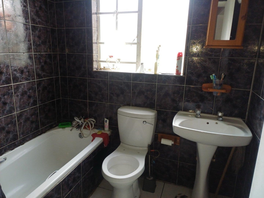 2 Bedroom Property for Sale in Glen Marais Gauteng