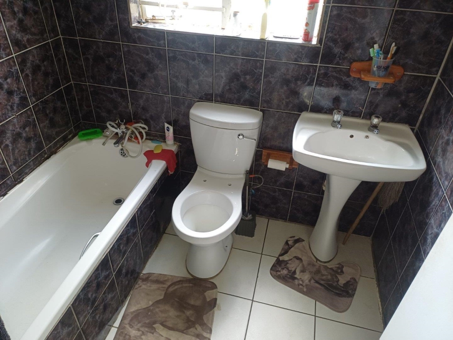 2 Bedroom Property for Sale in Glen Marais Gauteng