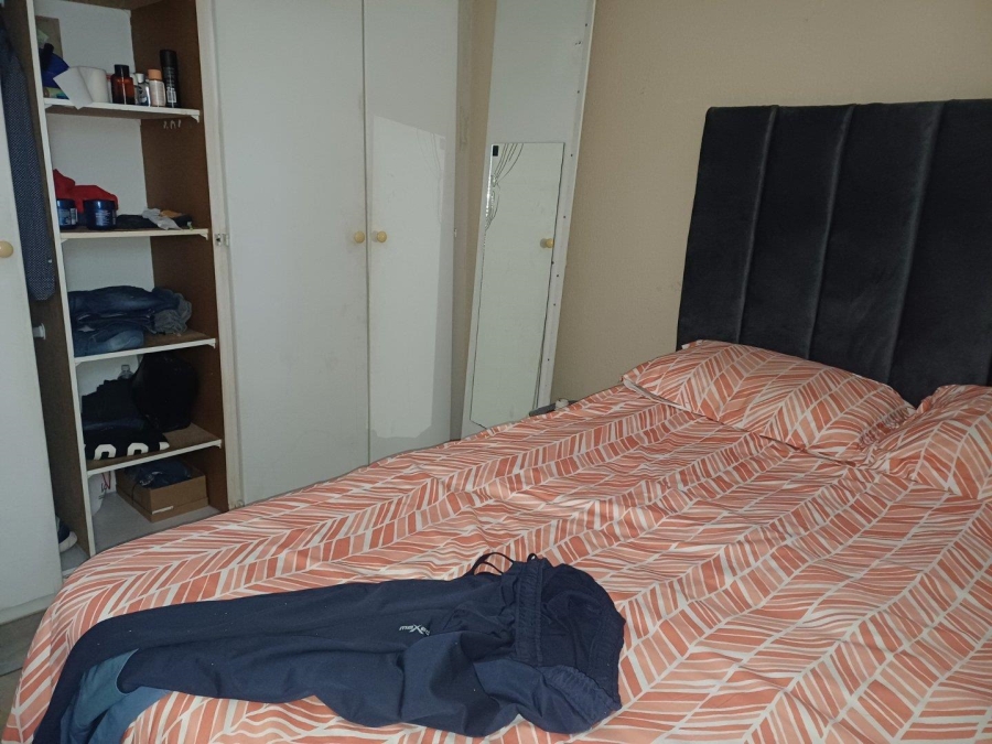 2 Bedroom Property for Sale in Glen Marais Gauteng