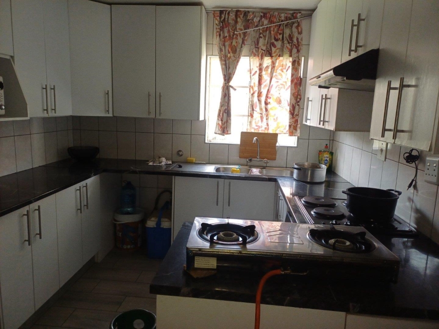 2 Bedroom Property for Sale in Glen Marais Gauteng