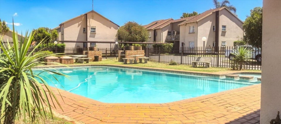 2 Bedroom Property for Sale in Pomona Gauteng