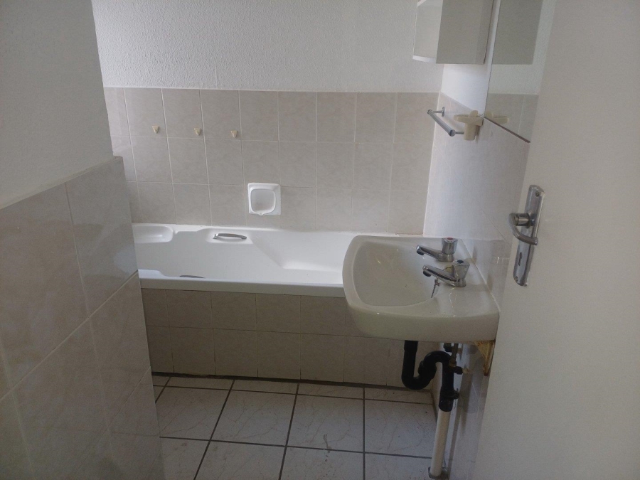 2 Bedroom Property for Sale in Pomona Gauteng