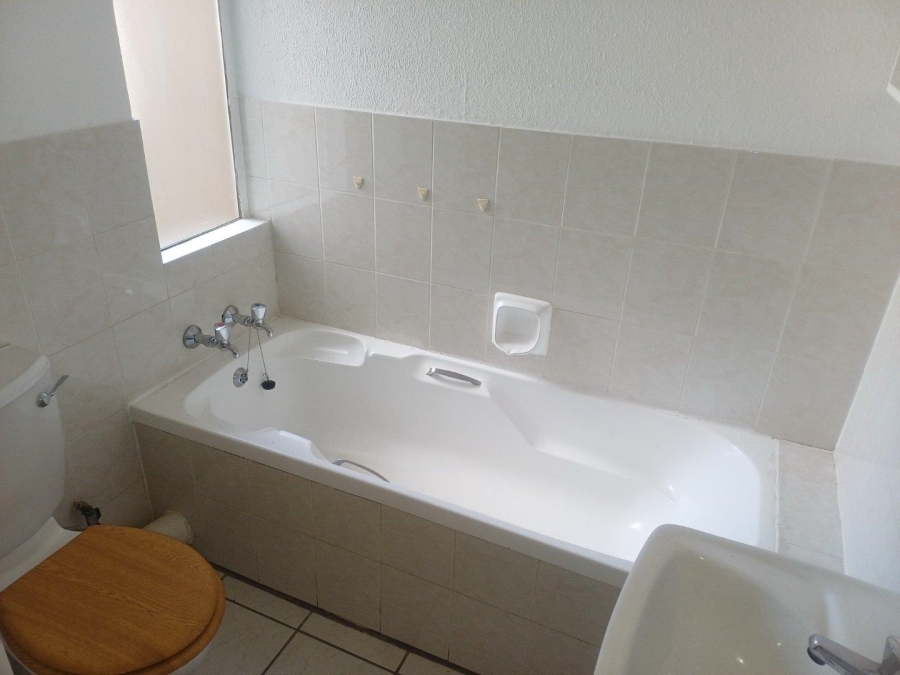 2 Bedroom Property for Sale in Pomona Gauteng