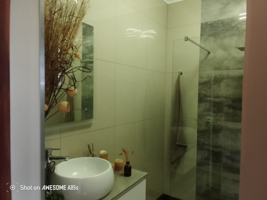 2 Bedroom Property for Sale in Symhurst Gauteng