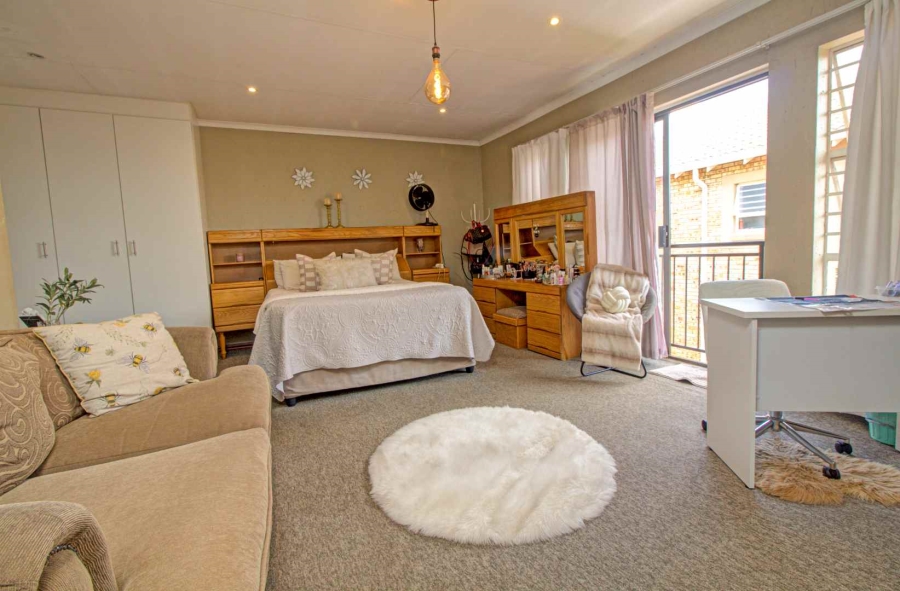 3 Bedroom Property for Sale in Wilgeheuwel Gauteng