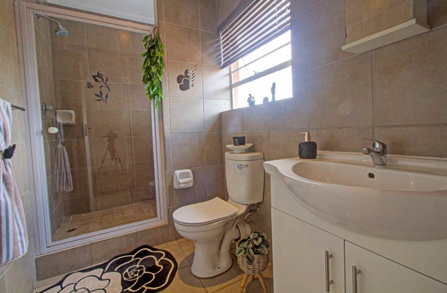 3 Bedroom Property for Sale in Wilgeheuwel Gauteng