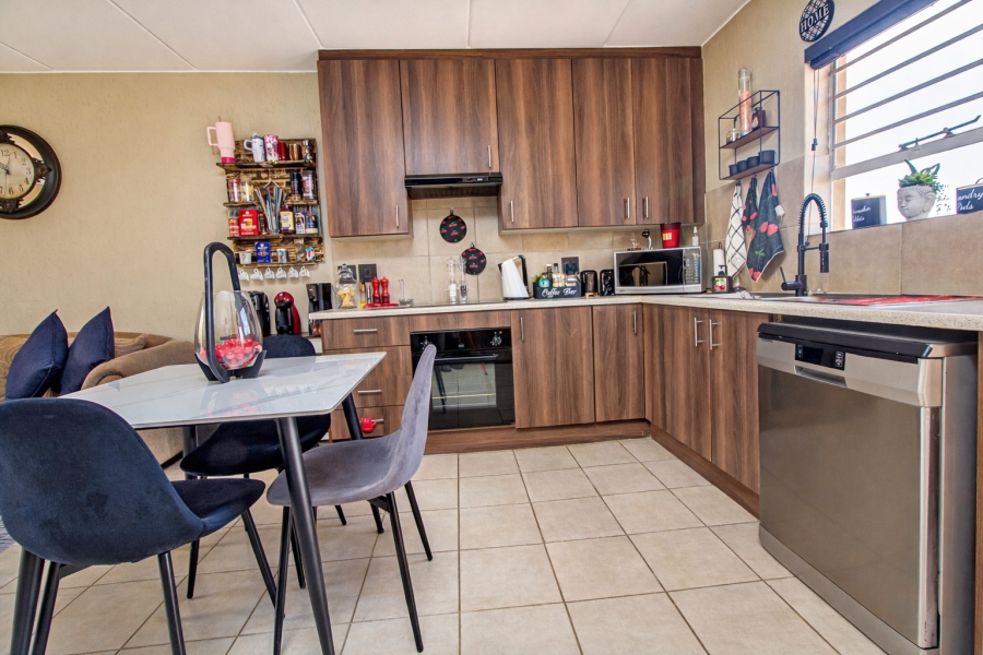 3 Bedroom Property for Sale in Wilgeheuwel Gauteng