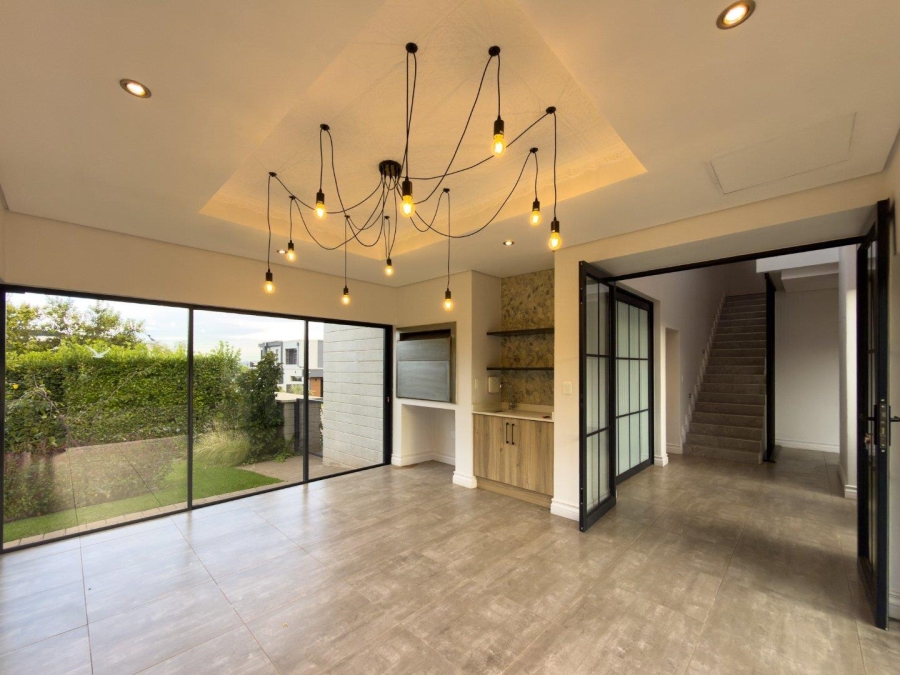 To Let 4 Bedroom Property for Rent in Midstream Ridge Gauteng