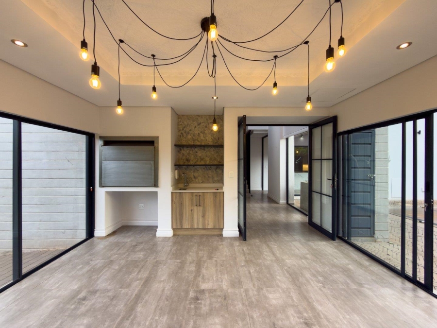 To Let 4 Bedroom Property for Rent in Midstream Ridge Gauteng