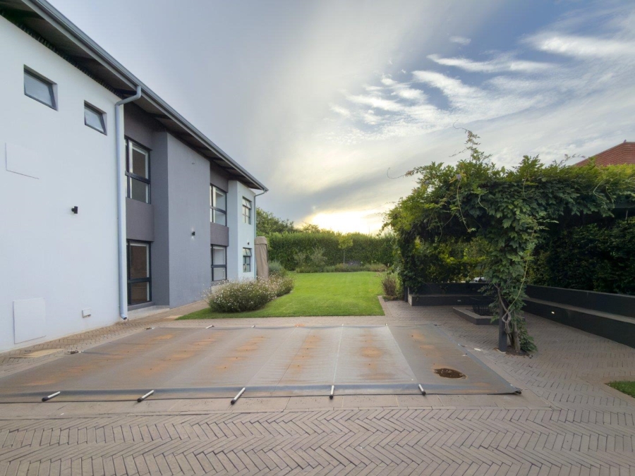 To Let 4 Bedroom Property for Rent in Midstream Ridge Gauteng