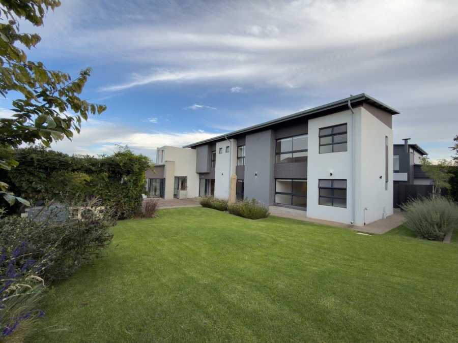 To Let 4 Bedroom Property for Rent in Midstream Ridge Gauteng