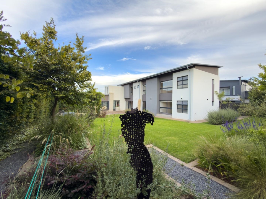 To Let 4 Bedroom Property for Rent in Midstream Ridge Gauteng