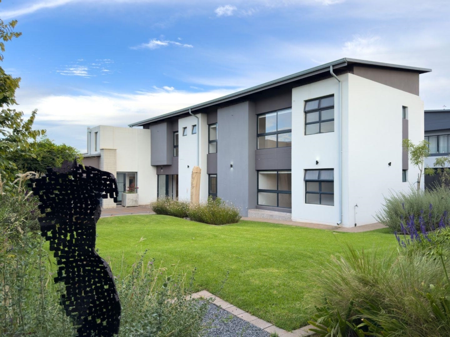 To Let 4 Bedroom Property for Rent in Midstream Ridge Gauteng