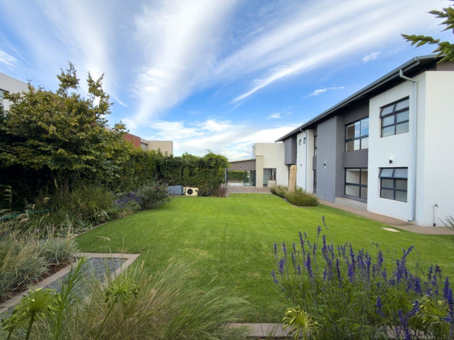 To Let 4 Bedroom Property for Rent in Midstream Ridge Gauteng