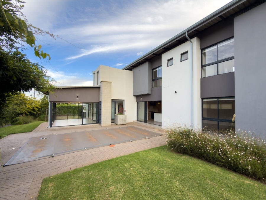 To Let 4 Bedroom Property for Rent in Midstream Ridge Gauteng