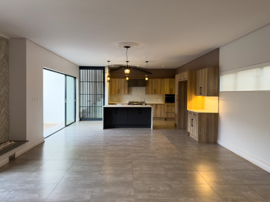 To Let 4 Bedroom Property for Rent in Midstream Ridge Gauteng