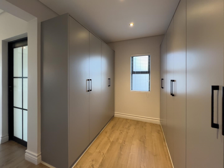 To Let 4 Bedroom Property for Rent in Midstream Ridge Gauteng