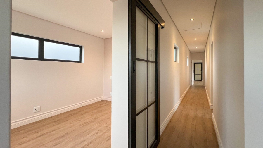 To Let 4 Bedroom Property for Rent in Midstream Ridge Gauteng