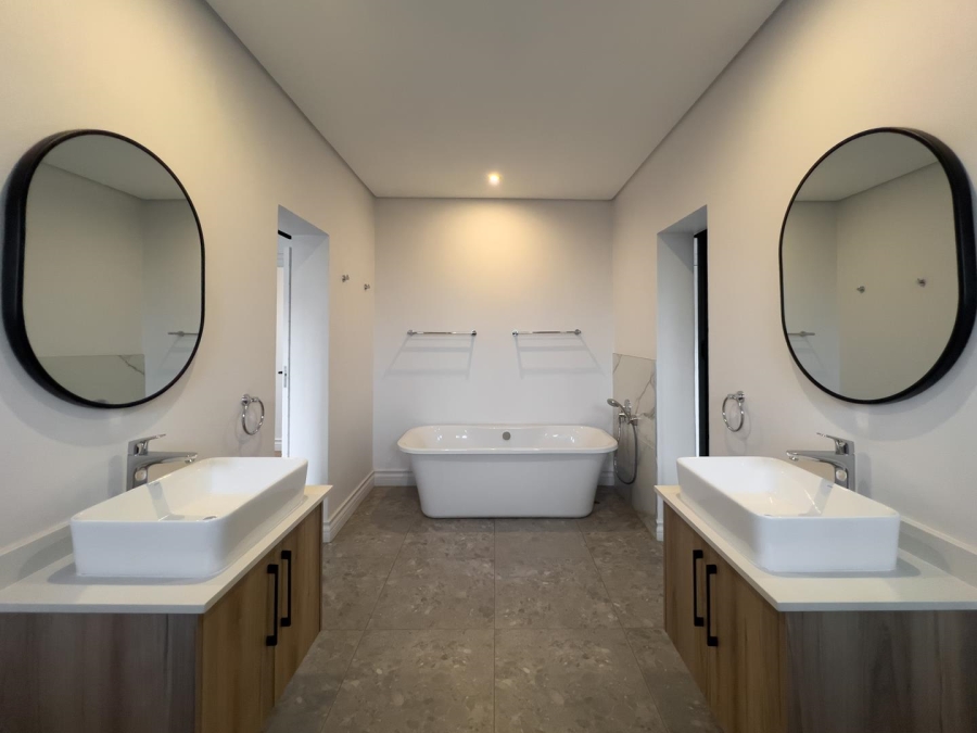 To Let 4 Bedroom Property for Rent in Midstream Ridge Gauteng