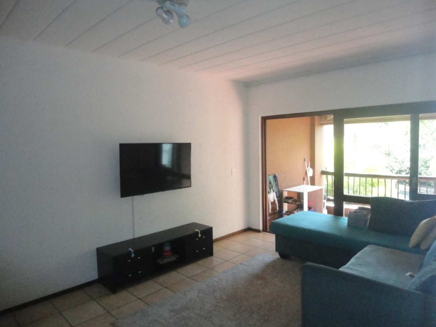 To Let 2 Bedroom Property for Rent in Magaliessig Gauteng