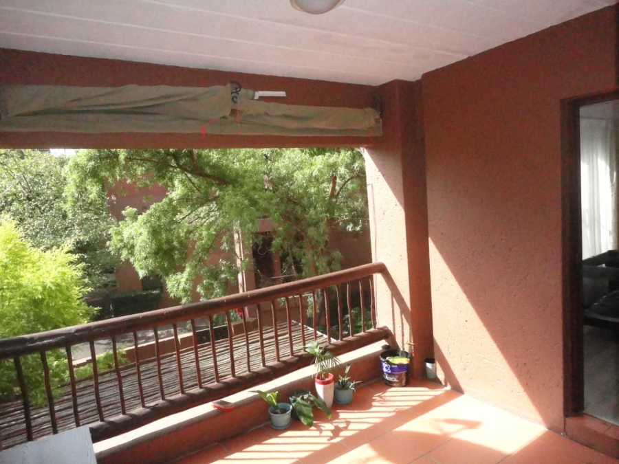 To Let 2 Bedroom Property for Rent in Magaliessig Gauteng