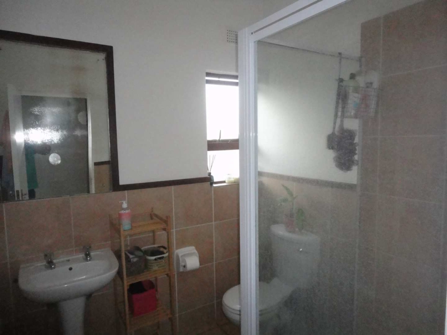 To Let 2 Bedroom Property for Rent in Magaliessig Gauteng