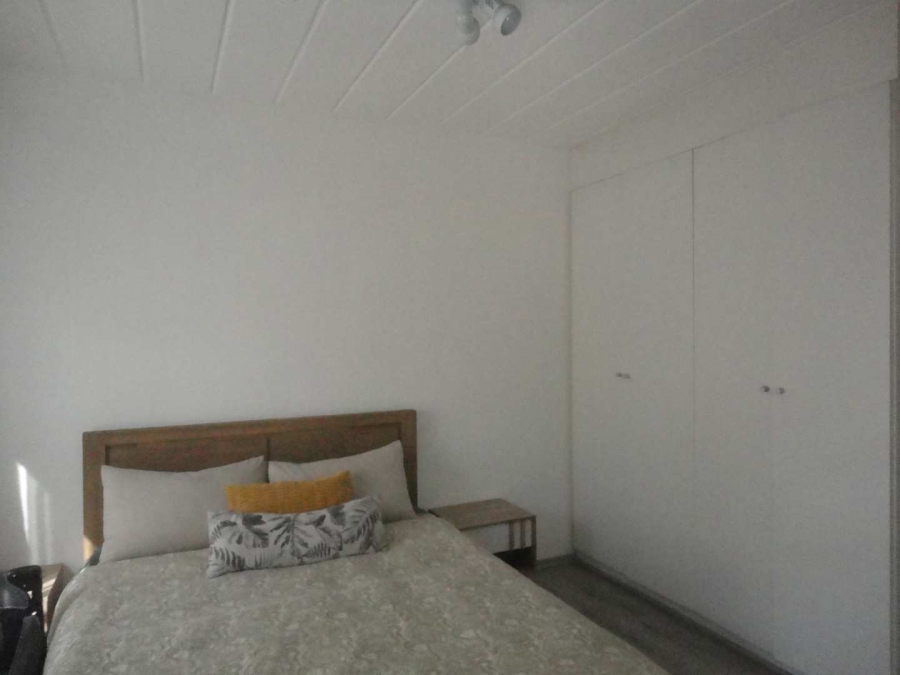 To Let 2 Bedroom Property for Rent in Magaliessig Gauteng