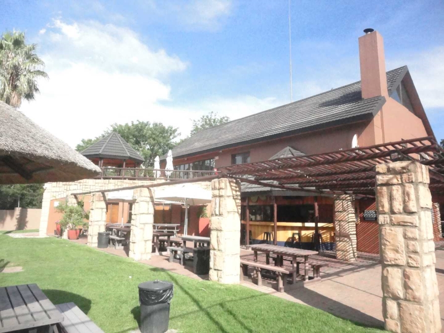 To Let 2 Bedroom Property for Rent in Magaliessig Gauteng