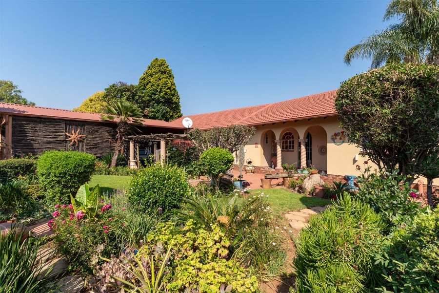 3 Bedroom Property for Sale in Bonaero Park Gauteng